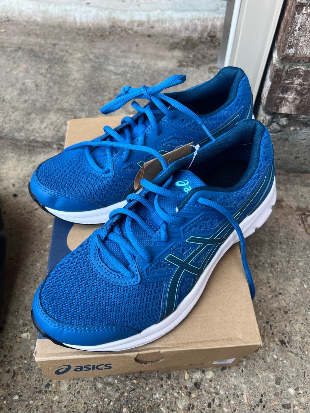 Asics Electric Blue kids Running Shoes US Suze 6 Euro 39